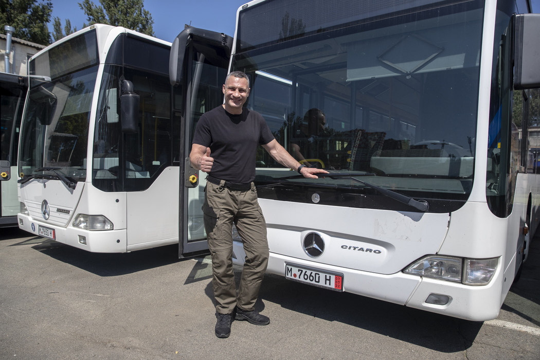 В Киеве будут ездить новые автобусы: как они выглядят и какие маршруты